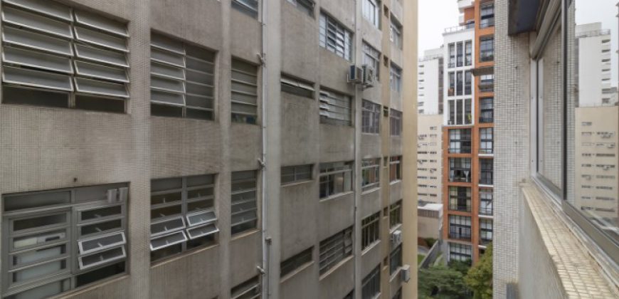 Apartamento de alto padrão à venda – Cerqueira César – 2 suítes – Reformado