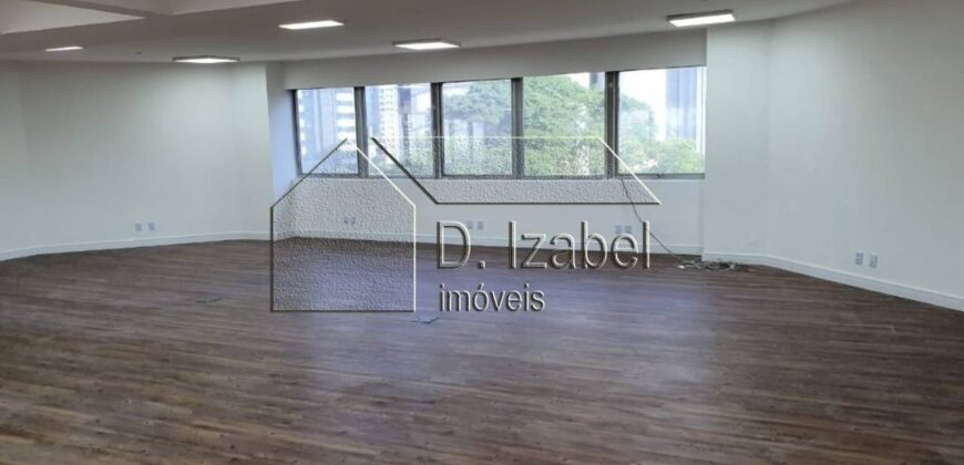 Espaço Comercial Reformado para alugar na Av. Eng. Luis Carlos Berrini (204m²)