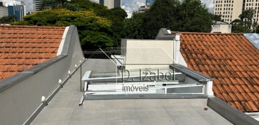 Casa Sobrado reformado à venda com 120m², 2 suítes e rooftop: um oásis no coração do Jardim Europa São Paulo.