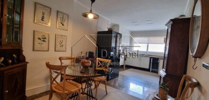 Apartamento À Venda no Itaim, 225m², 4 dormitórios (1 suíte) e Localização Premium