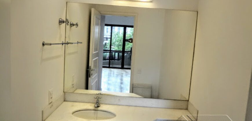 Apartamento Duplex para Locação, 134m² em Pinheiros – Suítes, Varanda e Lazer!