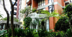 Apartamento Duplex para Locação, 134m² em Pinheiros – Suítes, Varanda e Lazer!