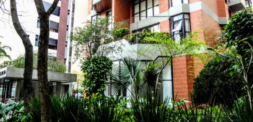 Apartamento Duplex para Locação, 134m² em Pinheiros – Suítes, Varanda e Lazer!