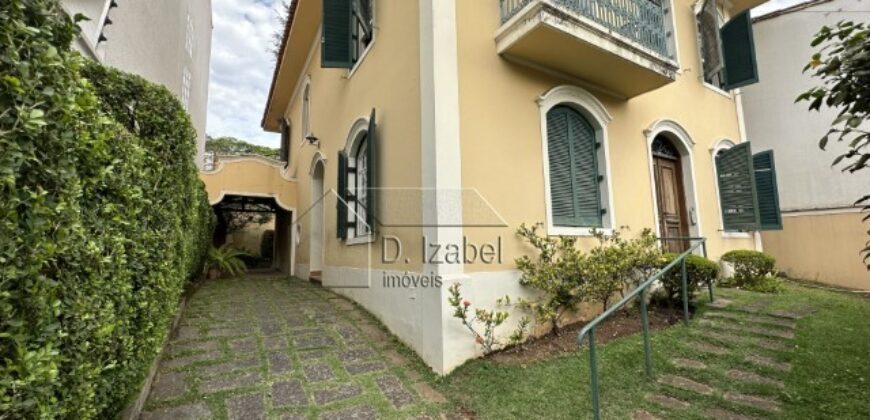 Residência Exclusiva: Casa Sobrado de 300m² no Jardim Paulistano